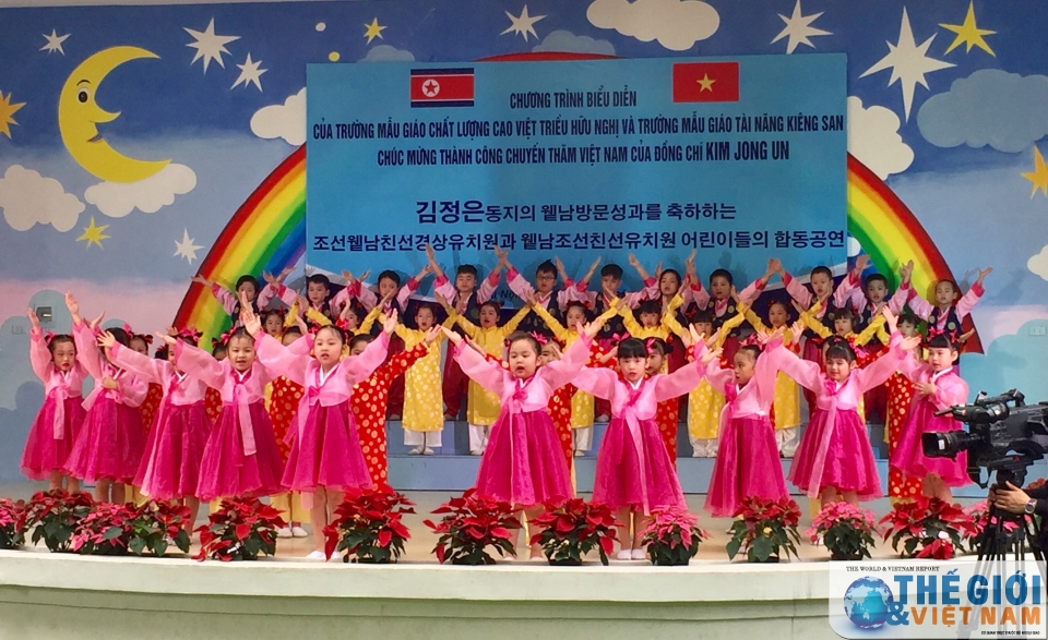 xuc dong thieu nhi trieu tien hat ai yeu bac ho chi minh