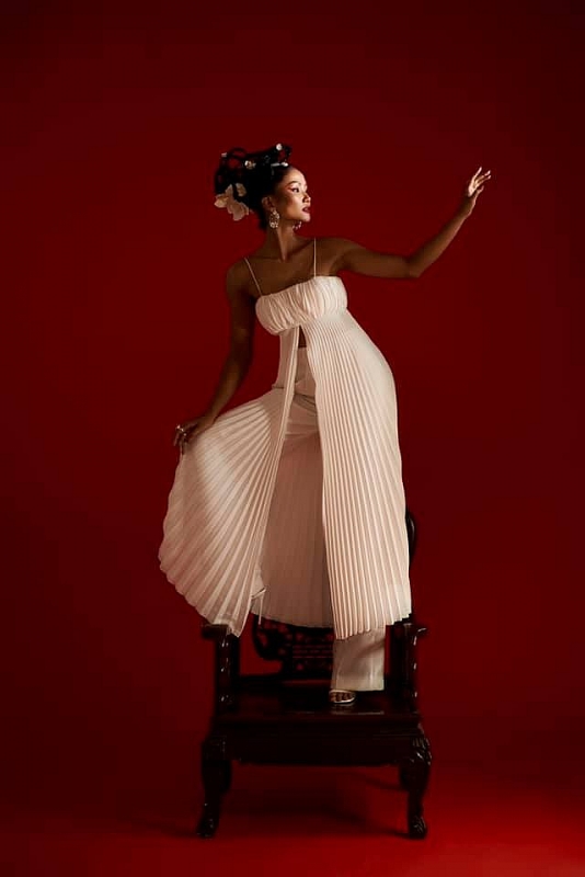 Hoa hậu H’Hen Niê gấn ấn tượng với bộ ảnh về sự tự tin của phụ nữ Hoa hậu H’Hen Niê gấn ấn tượng với bộ ảnh về sự tự tin của phụ nữ