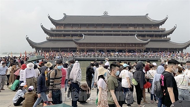 Bộ Văn hóa, Thể thao và Du lịch yêu cầu thực hiện nghiêm biện pháp phòng dịch tại địa điểm du lịch, di tích, danh lam thắng cảnh Covid-19: Yêu cầu thực hiện nghiêm biện pháp phòng dịch tại các điểm du lịch, di tích, danh lam thắng cảnh