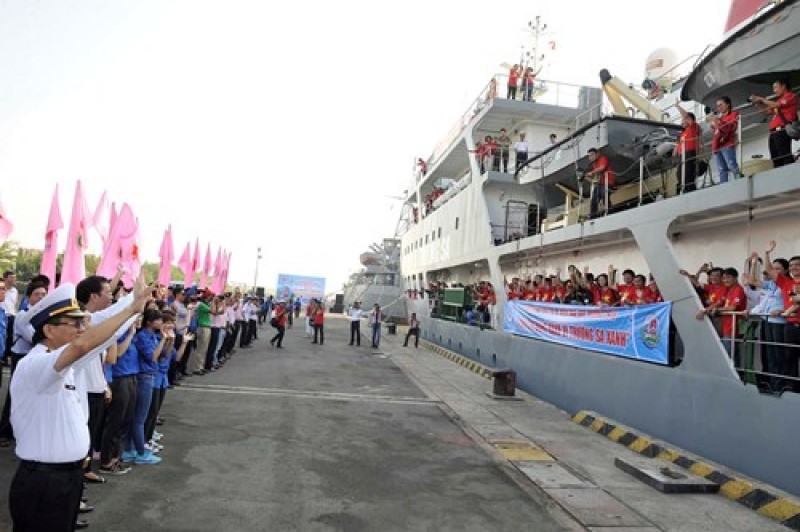 khoi hanh hanh trinh tuoi tre vi bien dao que huong