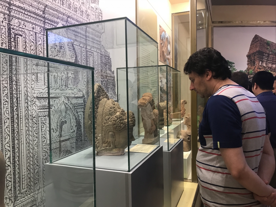 tan mat chiem nguong gan 300 bau vat khao co viet nam