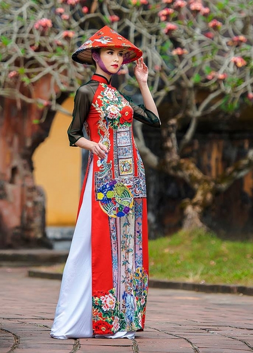 chiem nguong bo suu tap ao dai lay cam hung tu my thuat trieu nguyen
