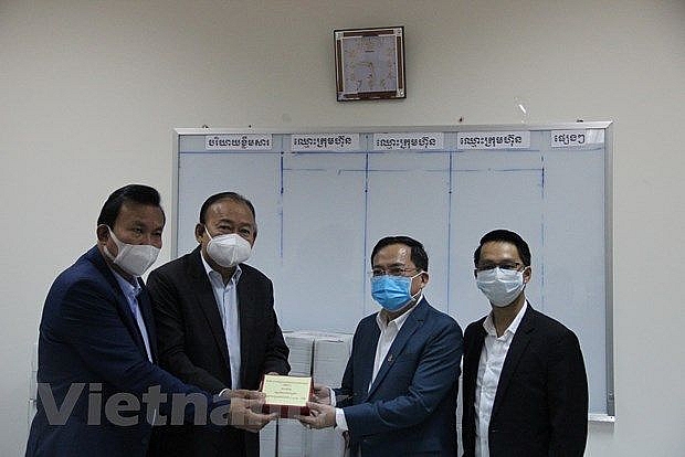 doanh nghiep viet nam gop suc cung campuchia phong chong dich covid 19