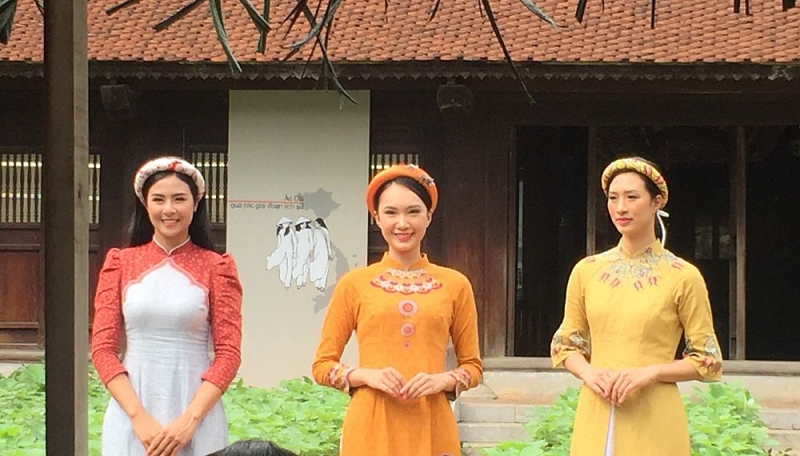 Khi áo dài Việt Nam mang tinh thần hội nhập