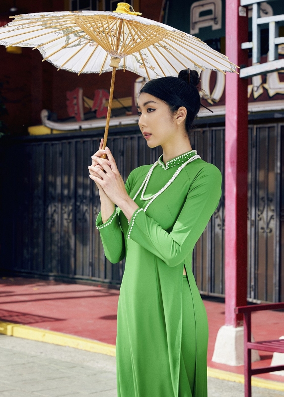 Siêu mẫu Việt Nam Ngọc Quyên ra mắt bộ sưu tập áo dài Nét Á tại Mỹ