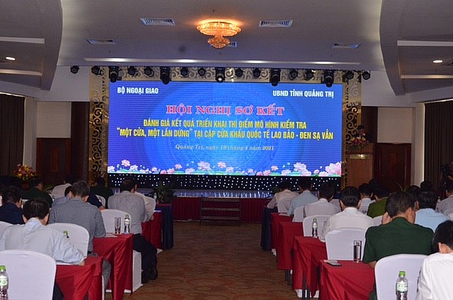 Kết quả triển khai thí điểm mô hình kiểm tra  ‘một cửa, một lần dừng’ tại cặp cửa khẩu quốc tế Lao Bảo - Đen Sạ Vẳn