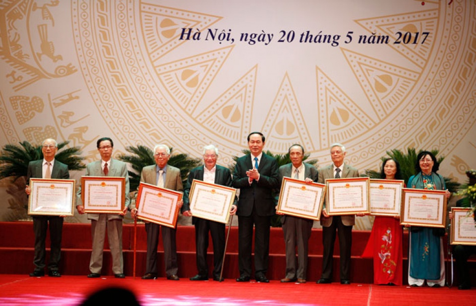 113 tac gia duoc trao giai thuong ho chi minh nha nuoc