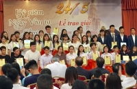 trao giai cho 200 thi sinh chien thang cuoc thi olympic 2020