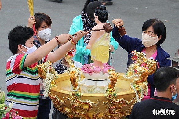 Tuần lễ Tắm Phật online nhằm góp quỹ phòng chống Covid-19