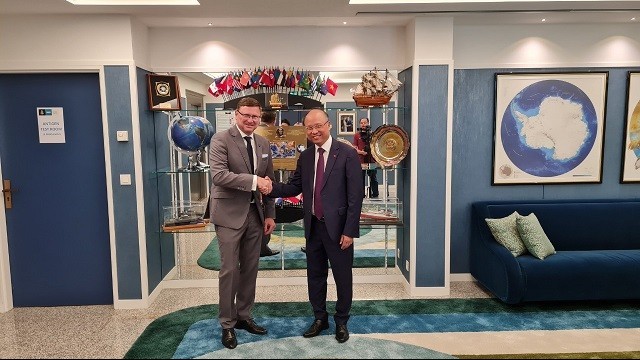 dai su dinh toan thang tham tru so to chuc thu y dac the gioi tai monaco