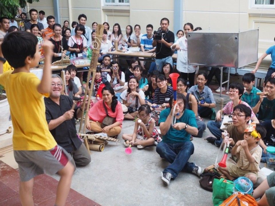 dan nhac ngau hung cua hanoi collective orchestra