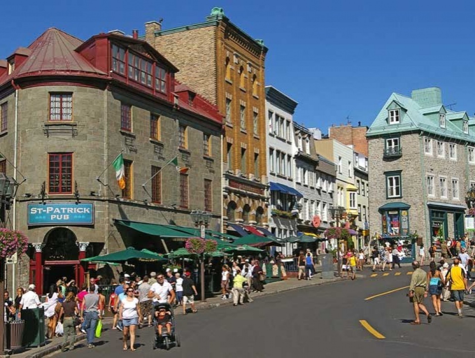 canada tang them gan 77000 viec lam