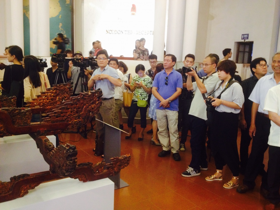 Chiêm ngưỡng hiện vật cổ sơn son thếp vàng chiem nguong hien vat co son son thep vang