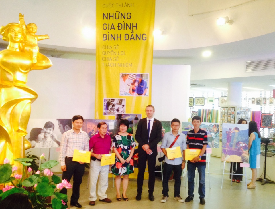 nhung cau chuyen ve gia dinh binh dang o viet nam