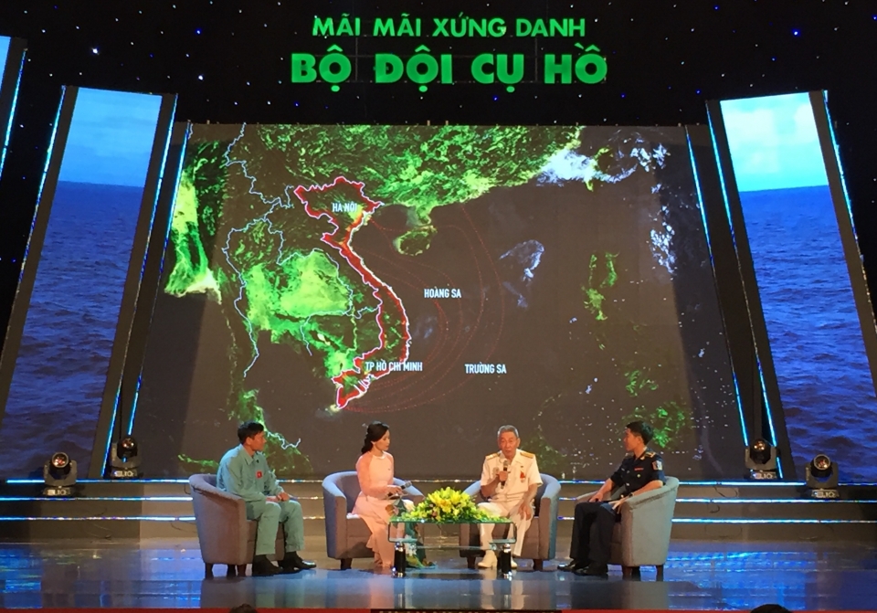 giao luu voi cac anh hung luc luong vu trang nhan dan anh hung lao dong