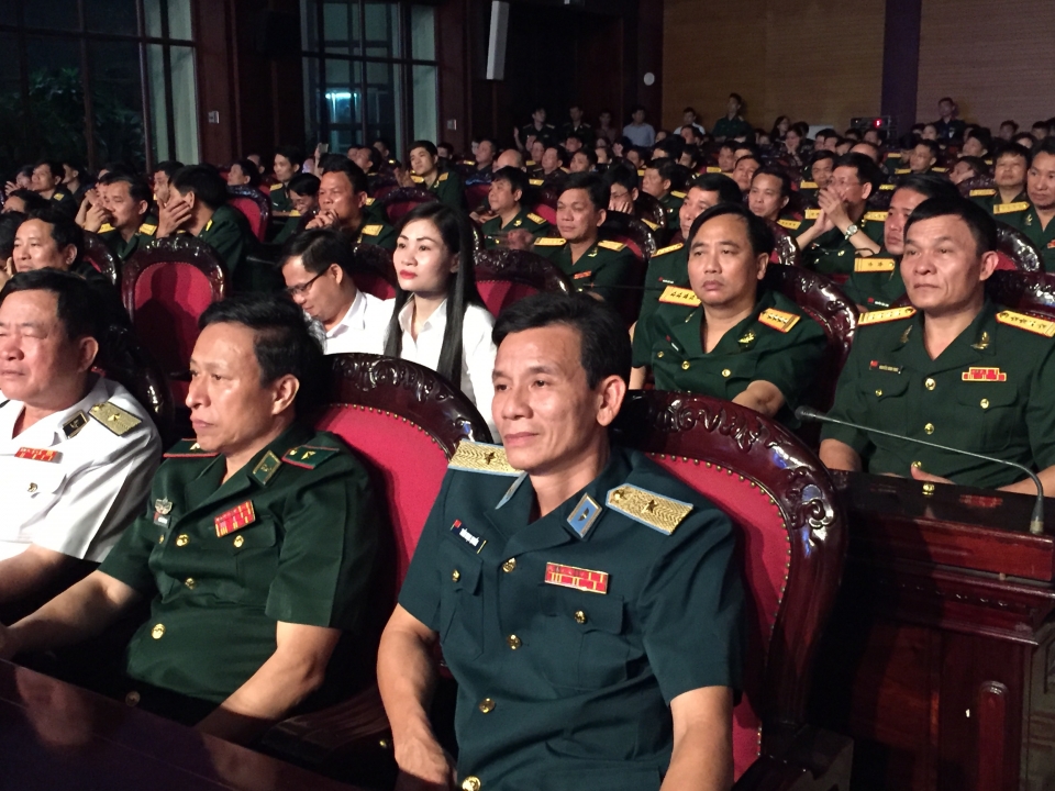 giao luu voi cac anh hung luc luong vu trang nhan dan anh hung lao dong