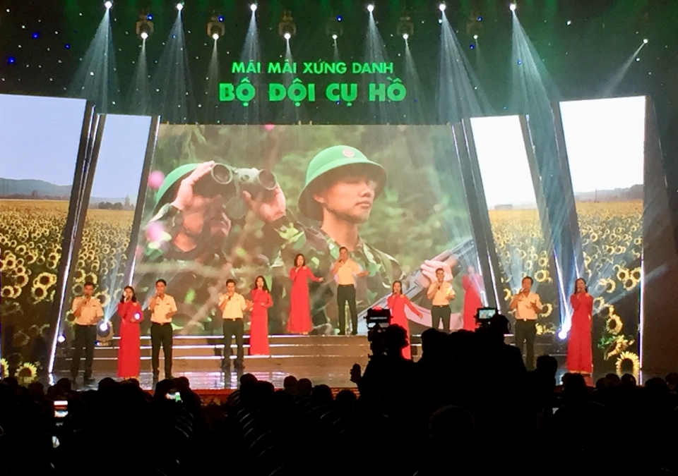 giao luu voi cac anh hung luc luong vu trang nhan dan anh hung lao dong