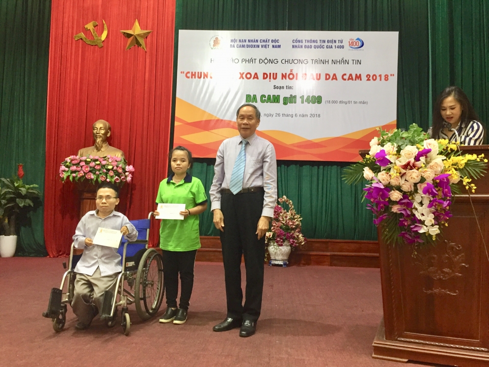 phat dong nhan tin ung ho nan nhan nhiem chat doc da cam