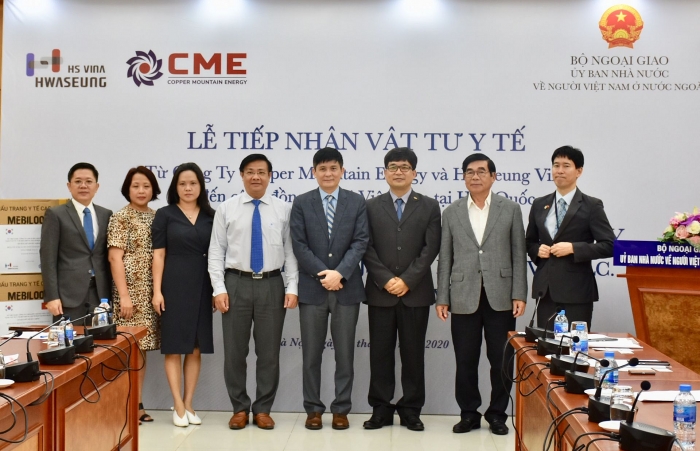 tiep nhan vat tu y te ho tro kieu bao han quoc phong chong dich covid 19