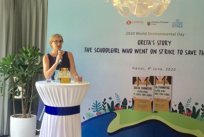 Ngày Môi trường Thế giới: Ra mắt sách 'Greta Thunberg: Chiến binh bảo vệ hành tinh xanh' bằng tiếng Việt ngay moi truong the gioi ra mat sach greta thunberg chien binh bao ve hanh tinh xanh bang tieng viet