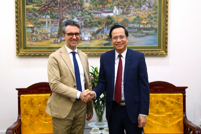 viet nam eu nhat tri tang cuong hop tac lao dong