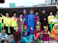 khan gia ninh binh hao hung di xem cheo