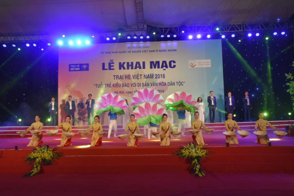 Khai mạc Trại Hè Việt Nam 2016 khai mac trai he viet nam 2016