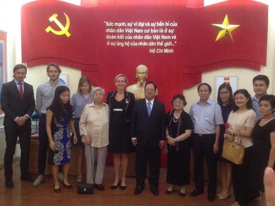 mon qua dac biet danh tang dai su thuy dien