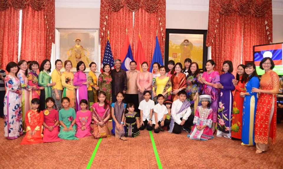 giao luu huu nghi viet lao tai my