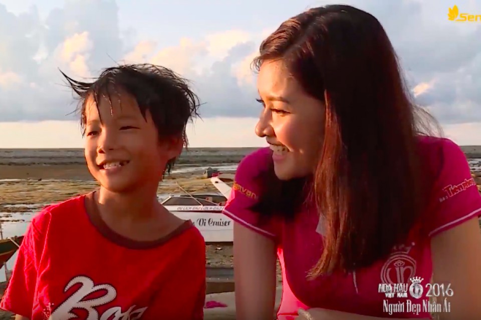 ve dep thien nguyen cua cua thi sinh hoa hau viet nam