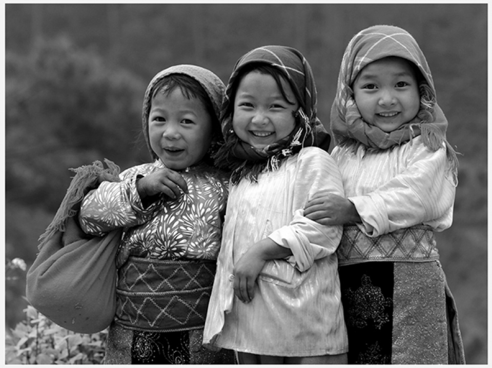 trien lam anh sang tu tam vi tre em ngheo