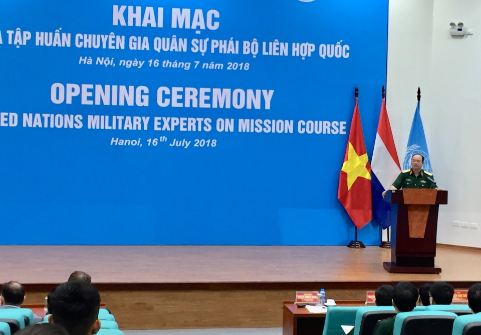 khai mac khoa tap huan chuyen gia quan su phai bolhq tai viet nam