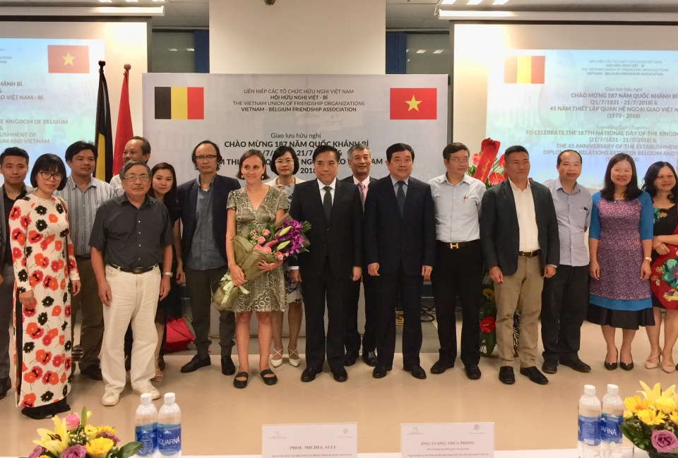 giao luu huu nghi mung 187 nam quoc khanh vuong quoc bi