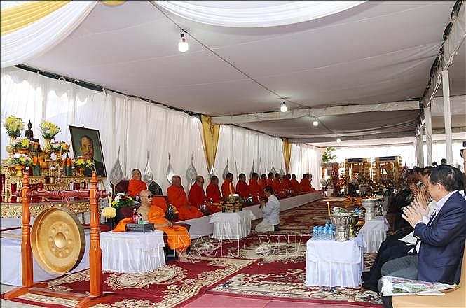 dai su quan viet nam tai lao tham du ky niem 110 nam ngay sinh chu tich suphanouvong