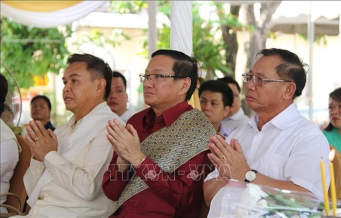 dai su quan viet nam tai lao tham du ky niem 110 nam ngay sinh chu tich suphanouvong