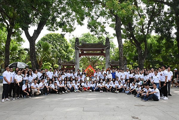 thanh nien kieu bao ve tham que bac