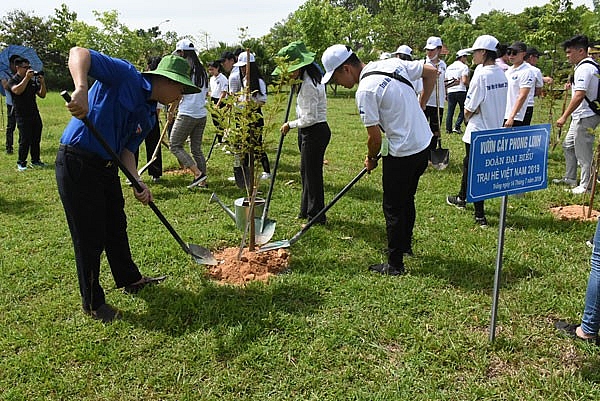 thanh nien kieu bao ve tham que bac