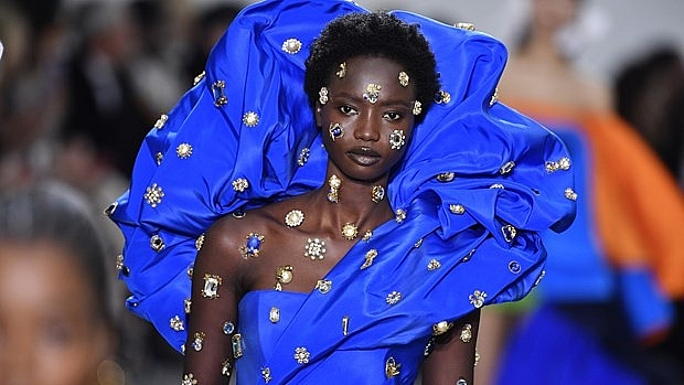 Nét khác biệt của Tuần lễ Thời trang Paris 2020 thời dịch Covid-19 net khac biet cua tuan le thoi trang paris 2020 thoi dich covid 19