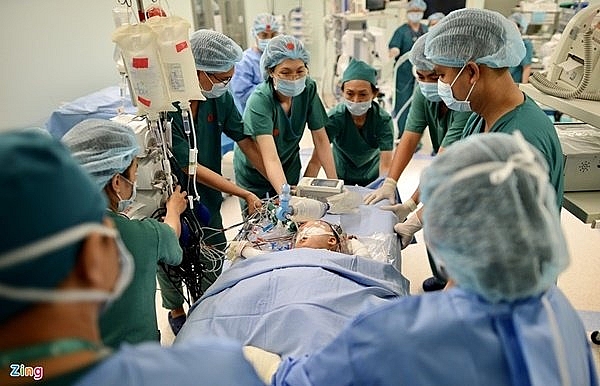 phau thuat tach thanh cong cap song sinh dinh lien o viet nam 1