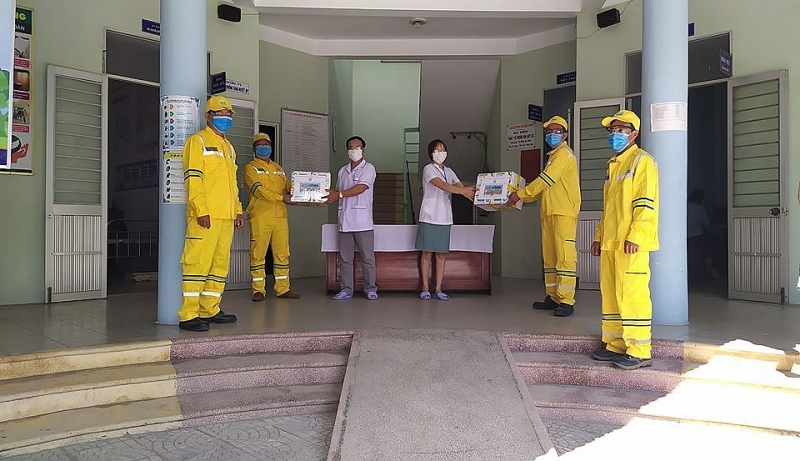 trung tam ung pho su co moi truong viet nam tiep suc da nang chong dich