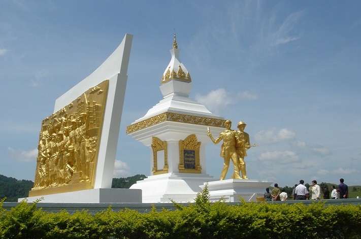 Những tượng đài vĩnh cửu trong lòng người trên đất Lào