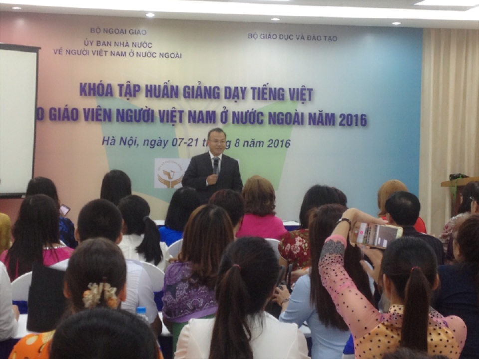 tim moi cach de ho tro giao vien day tieng viet o nuoc ngoai