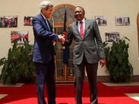 phap rut quan nhung khong bo roi trung phi