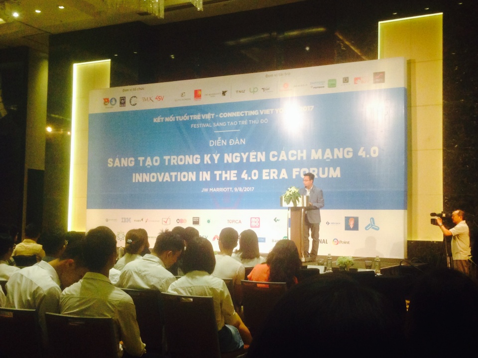 sang tao trong ky nguyen cach mang 40