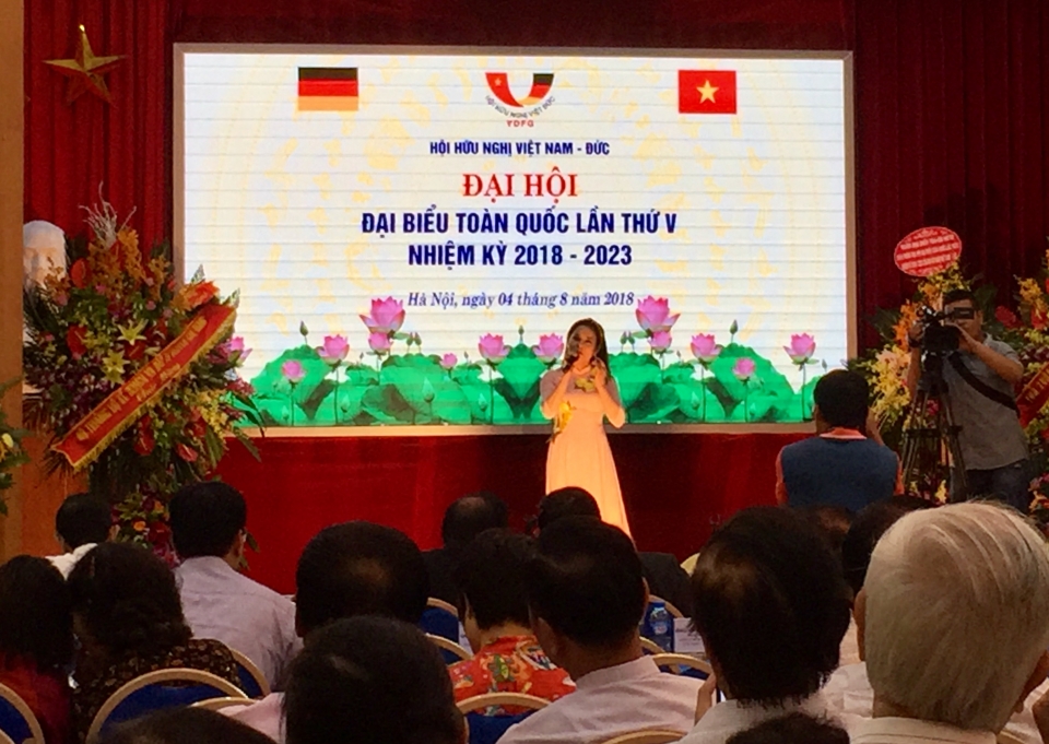 phat trien tinh huu nghi viet nam duc trong giai doan moi