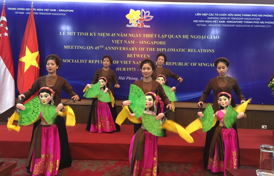 giao luu huu nghi ky niem 45 nam thiet lap quan he ngoai giao viet nam singapore