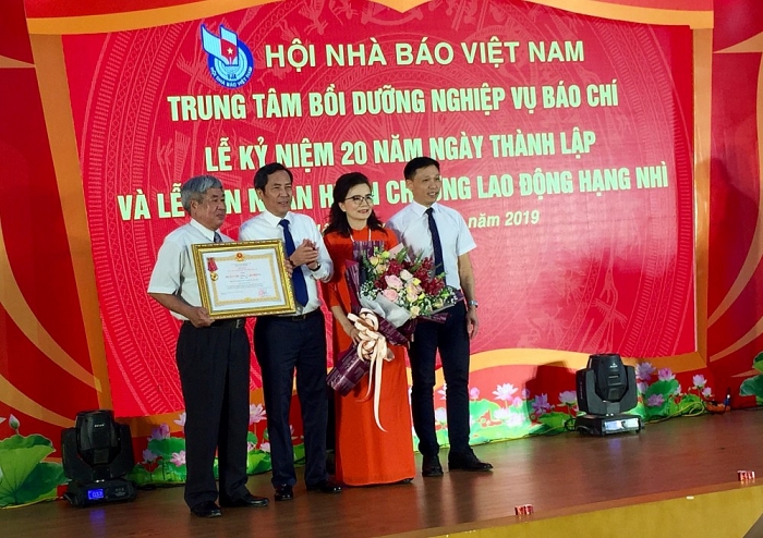 Kỷ niệm 20 năm thành lập Trung tâm Bồi dưỡng nghiệp vụ báo chí ky niem 20 nam thanh lap trung tam boi duong nghiep vu bao chi