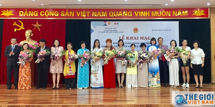 khai giang khoa tap huan giang day tieng viet lan thu 6 danh cho giao vien kieu bao