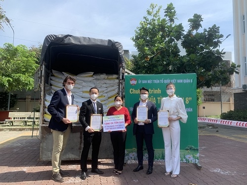 Việt kiều Australia kết nối bạn bè ủng hộ 12 tấn gạo cho TP. Hồ Chí Minh chống dịch