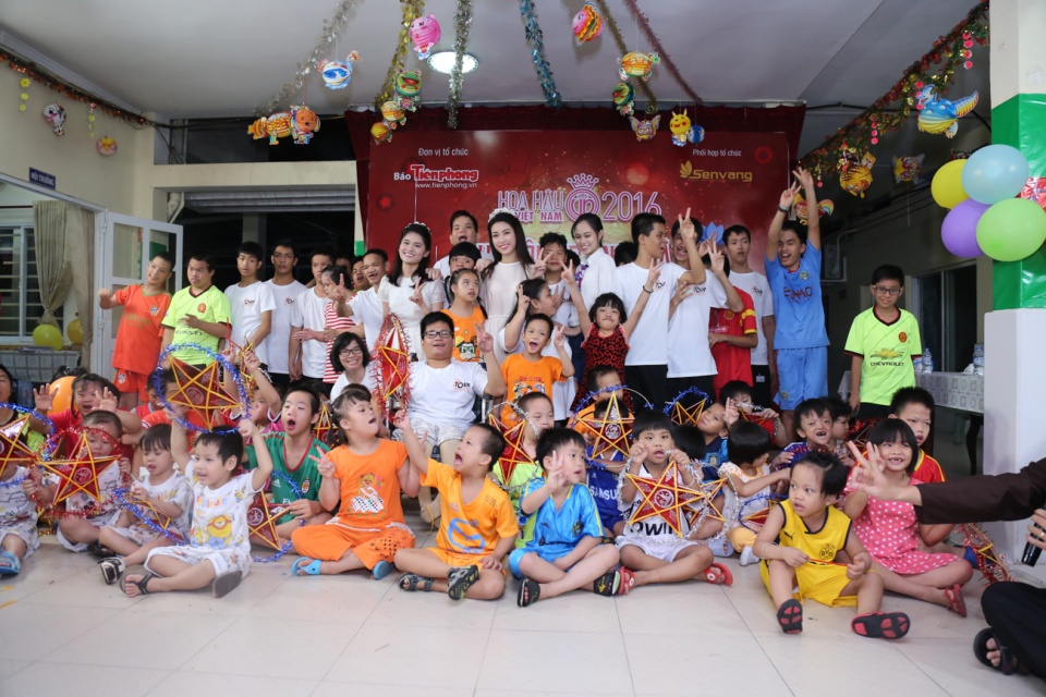 hoa hau my linh a hau thuy dung hoa than thanh chi hang